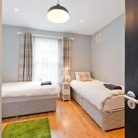 דירה Beautiful, Large 4 Bedroom City Centre Townhouse *
