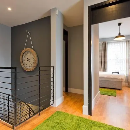 דירה Beautiful, Large 4 Bedroom City Centre Townhouse *