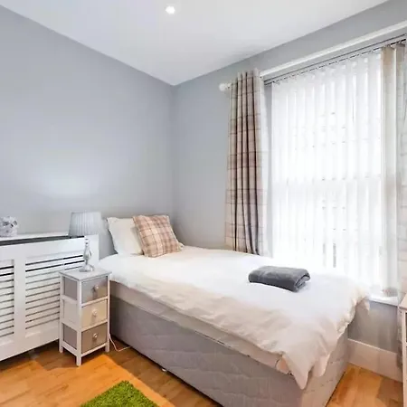 דירה Beautiful, Large 4 Bedroom City Centre Townhouse