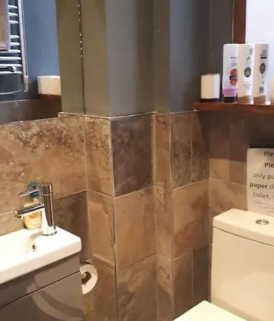 アパート Beautiful, Large 4 Bedroom Centre Townhouse